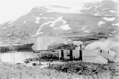 04-Husvik-Harbour-1910-edit
