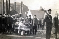 12a-Husvik-1926-Begravelse-1